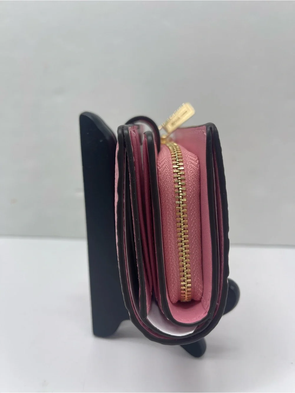Michael KORS Jet Set Travel Md Zip CN Logo Debossed Bifold Wallet Carnation  NWT